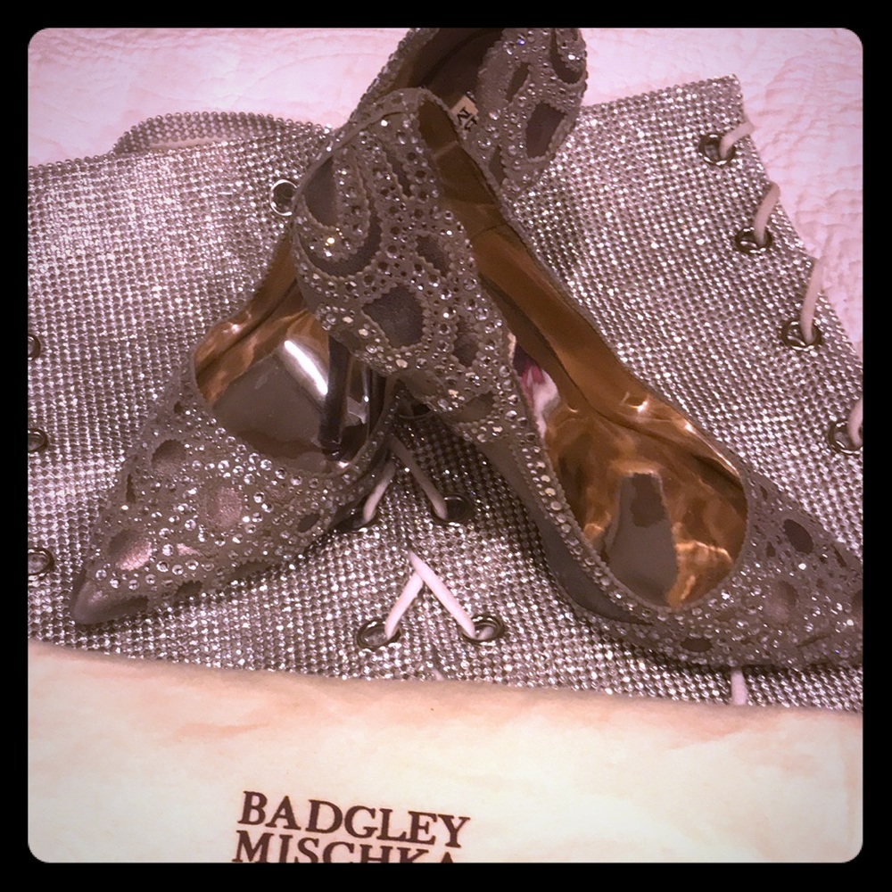 Badgley Mischka heels rhinestone wn 8